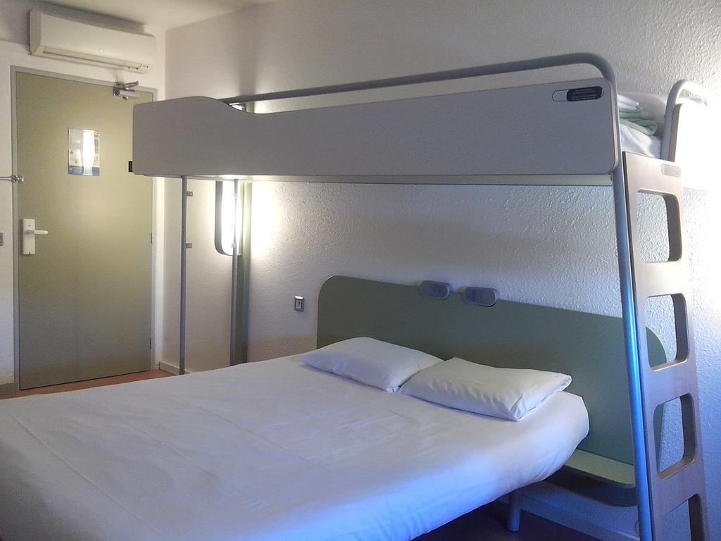 Ibis Budget Poitiers Sud Room photo